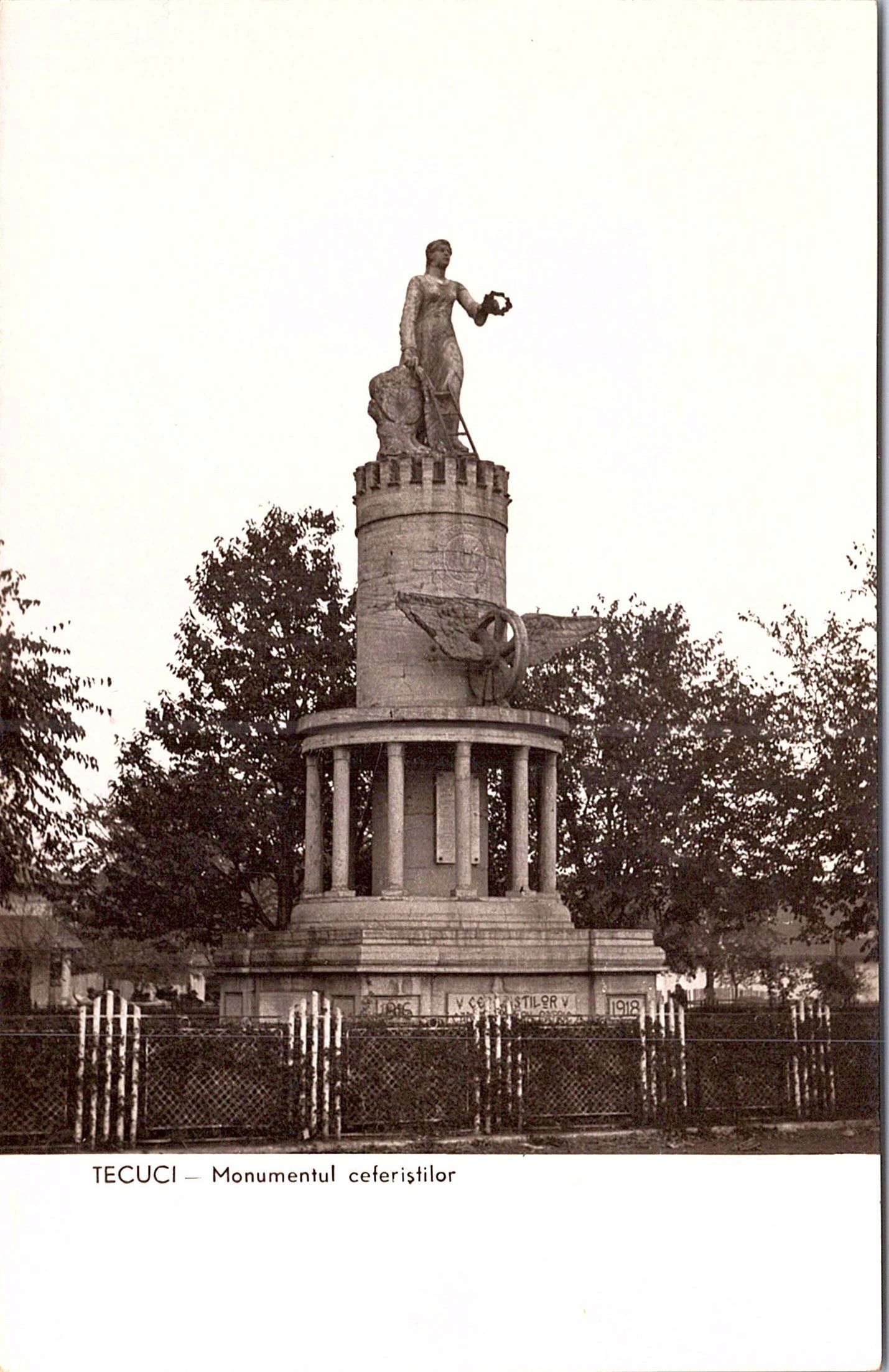 Tecuci - Monumentul ceferiștilor