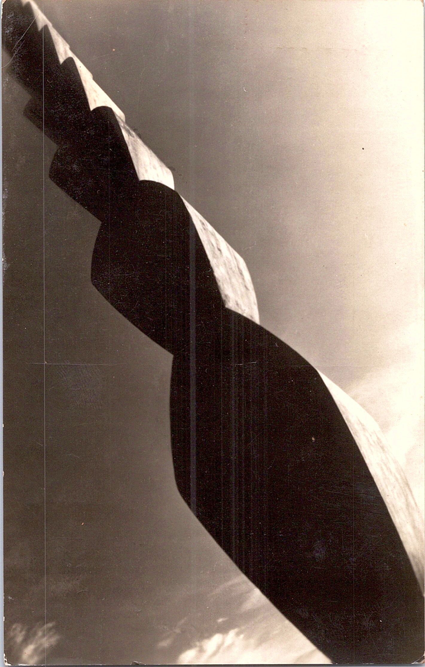 Târgu Jiu. Fragment din coloana fără sfârșit de C. Brâncuși