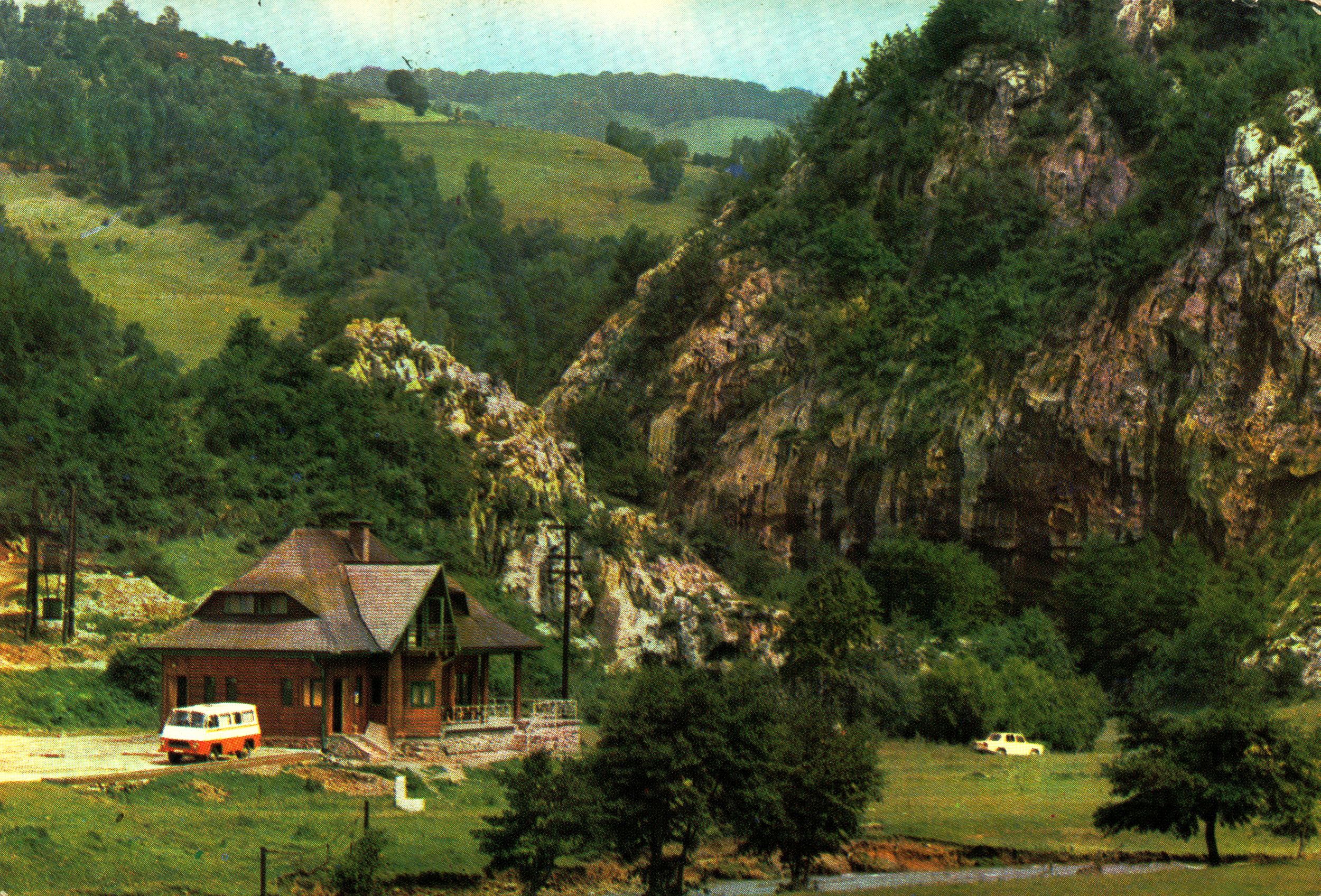 Petroșani. Cabana Peștera