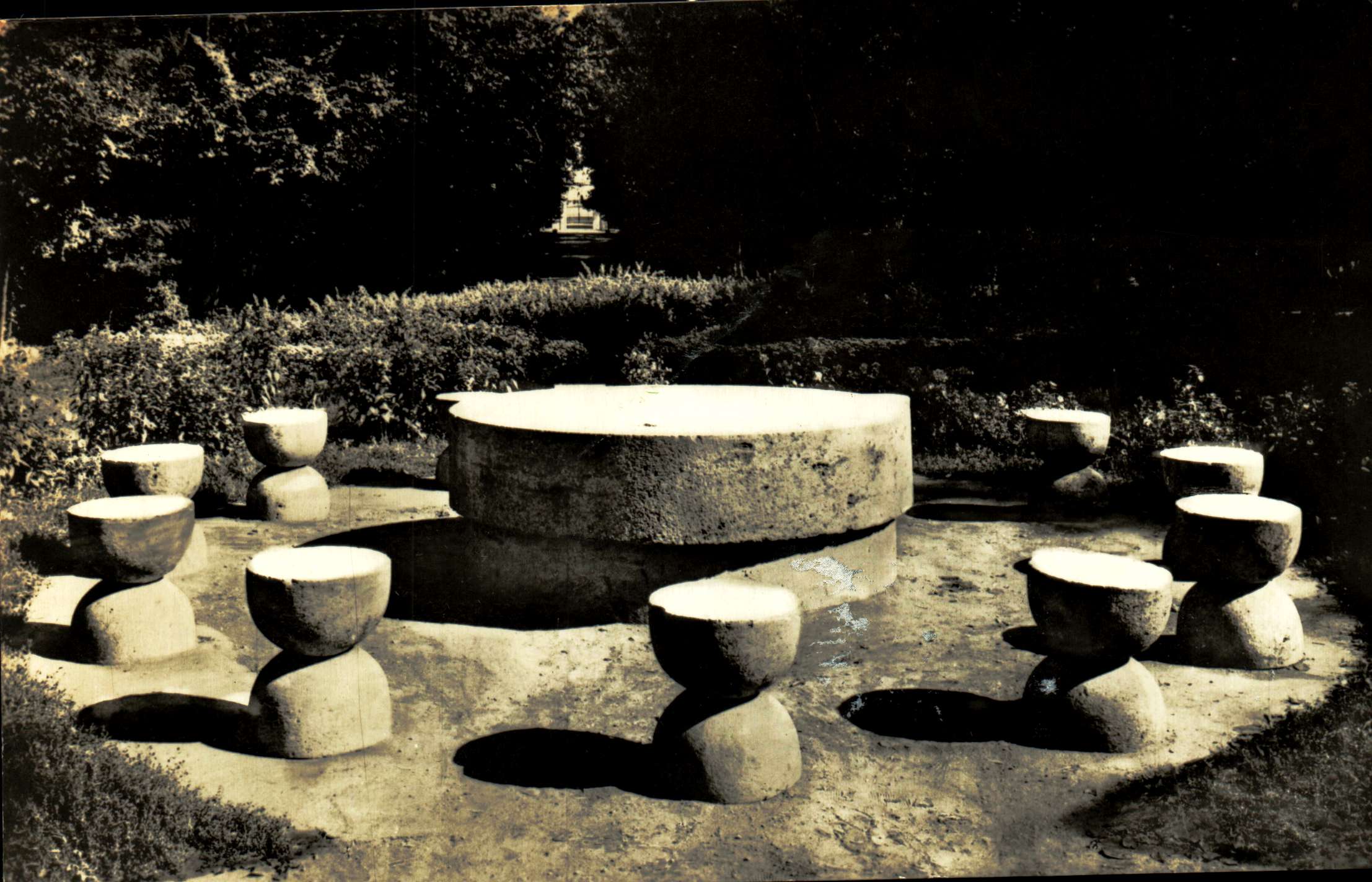 Târgu-Jiu. „Masa tăcerii” de C. Brâncuși
