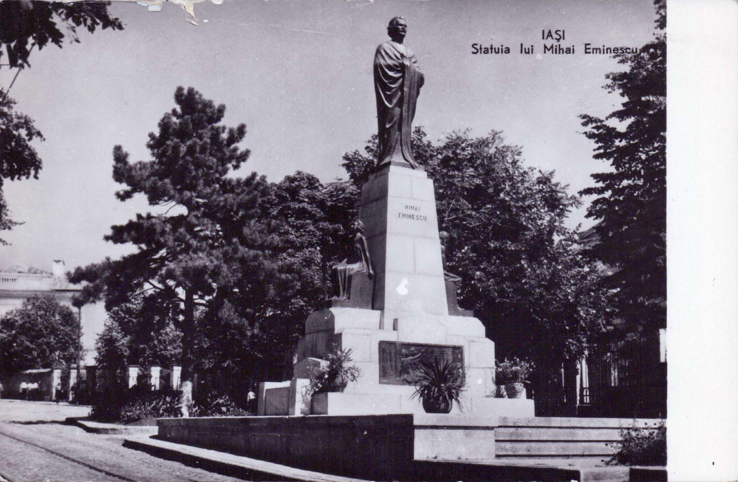 Iași. Statuia lui Mihai Eminescu