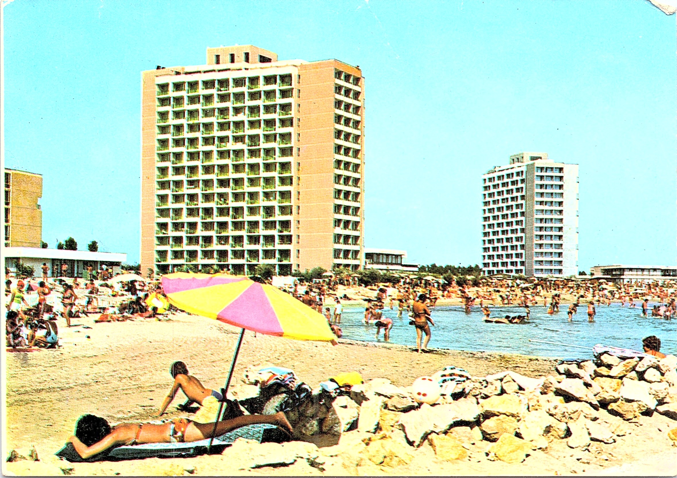Saturn - Vedere de pe plajă