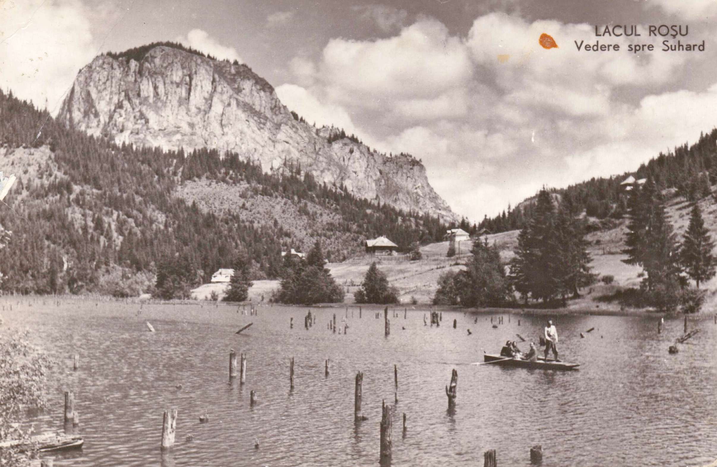 Lacul Roșu. Vedere spre Suhard