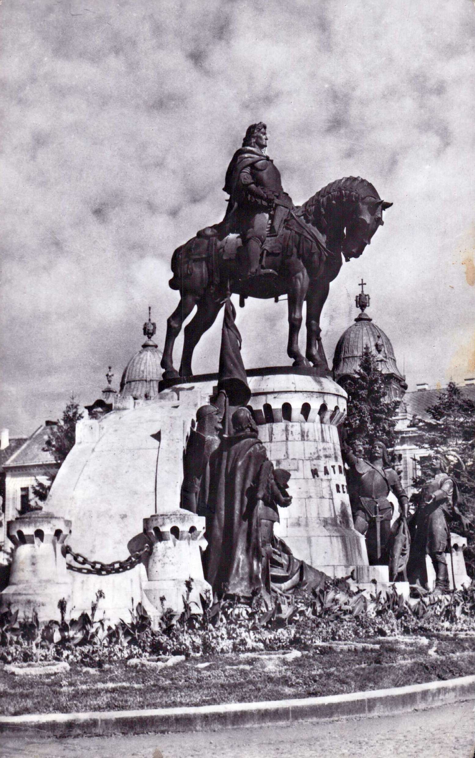 Cluj. Statuia lui Matei Corvin