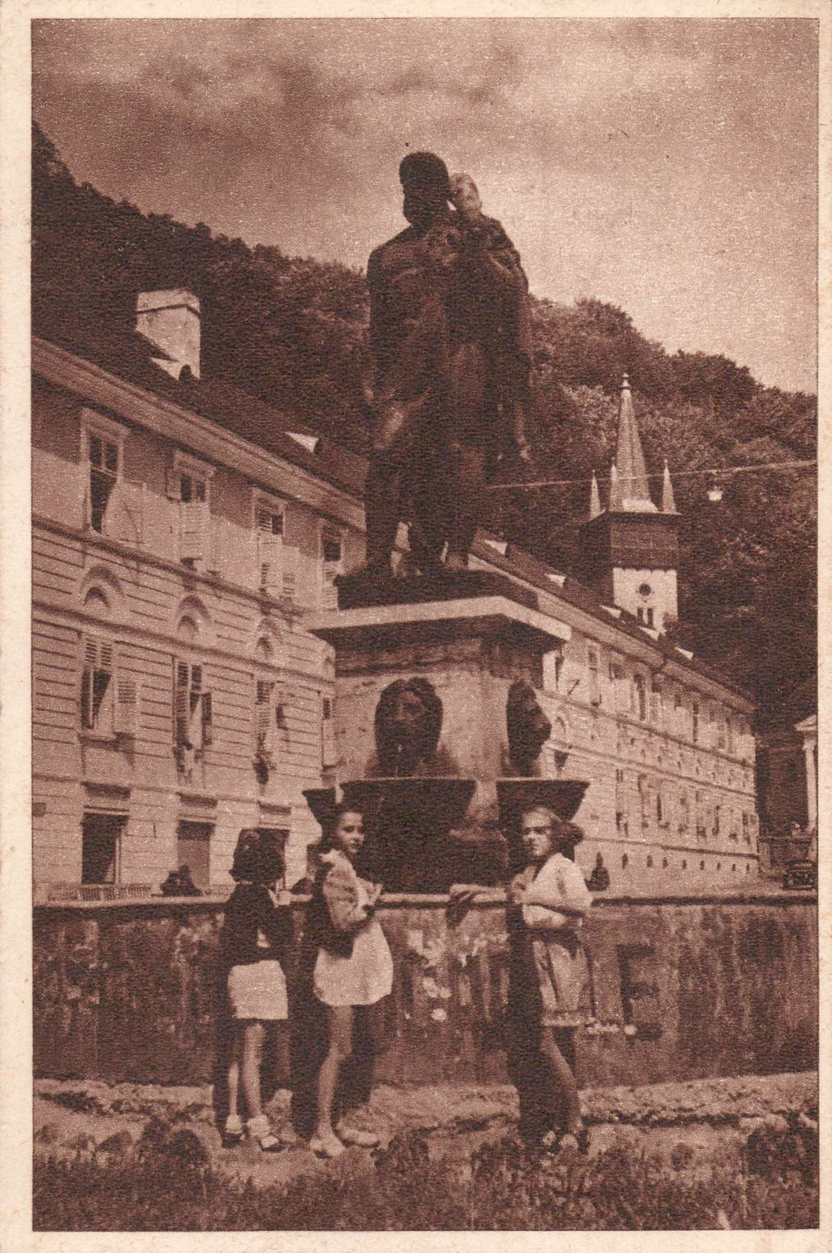 Băile Herculane - Statuia lui Hercule