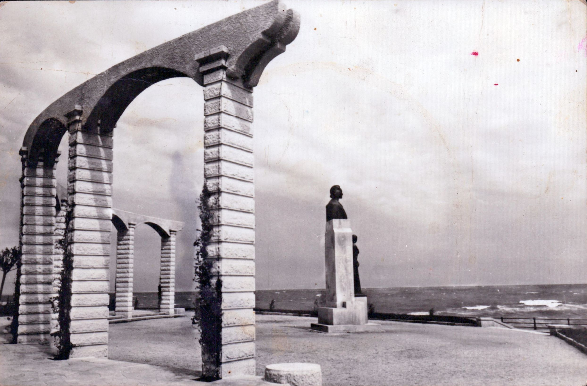 Constanța. Statuia lui Mihai Eminescu