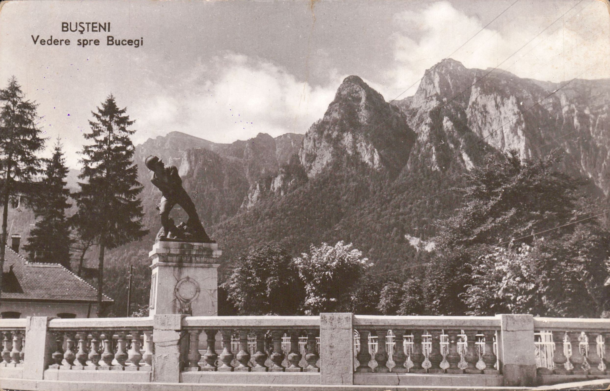 Bușteni. Vedere spre Bucegi